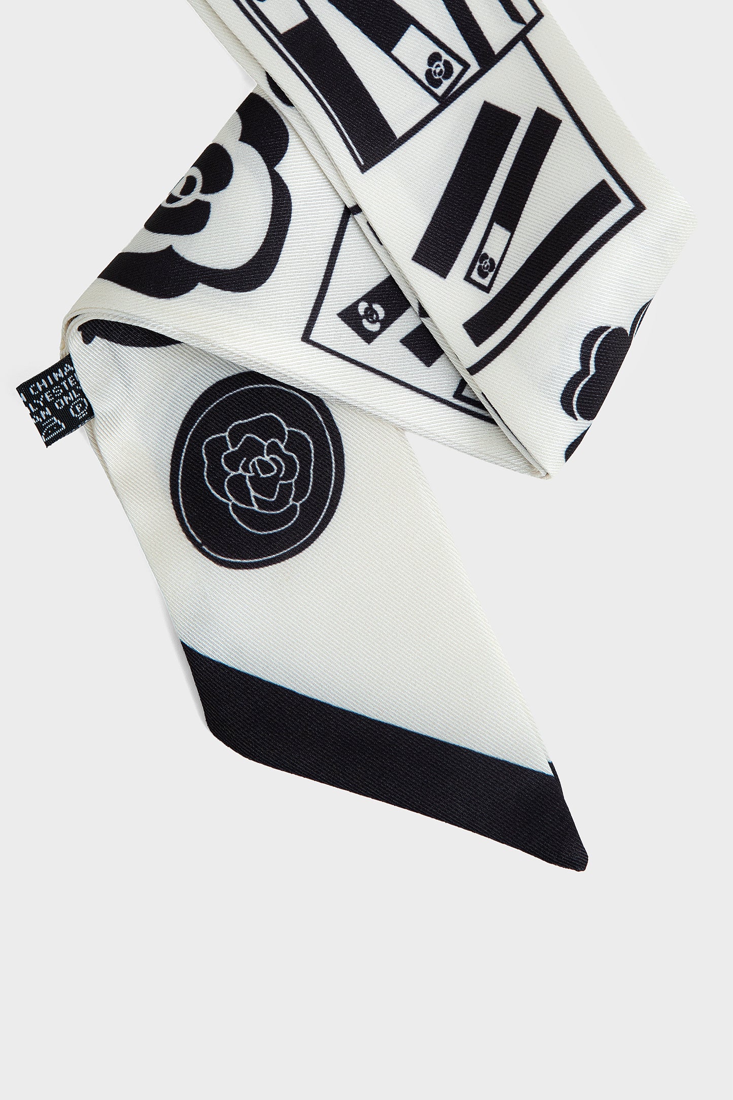 BF0004-White