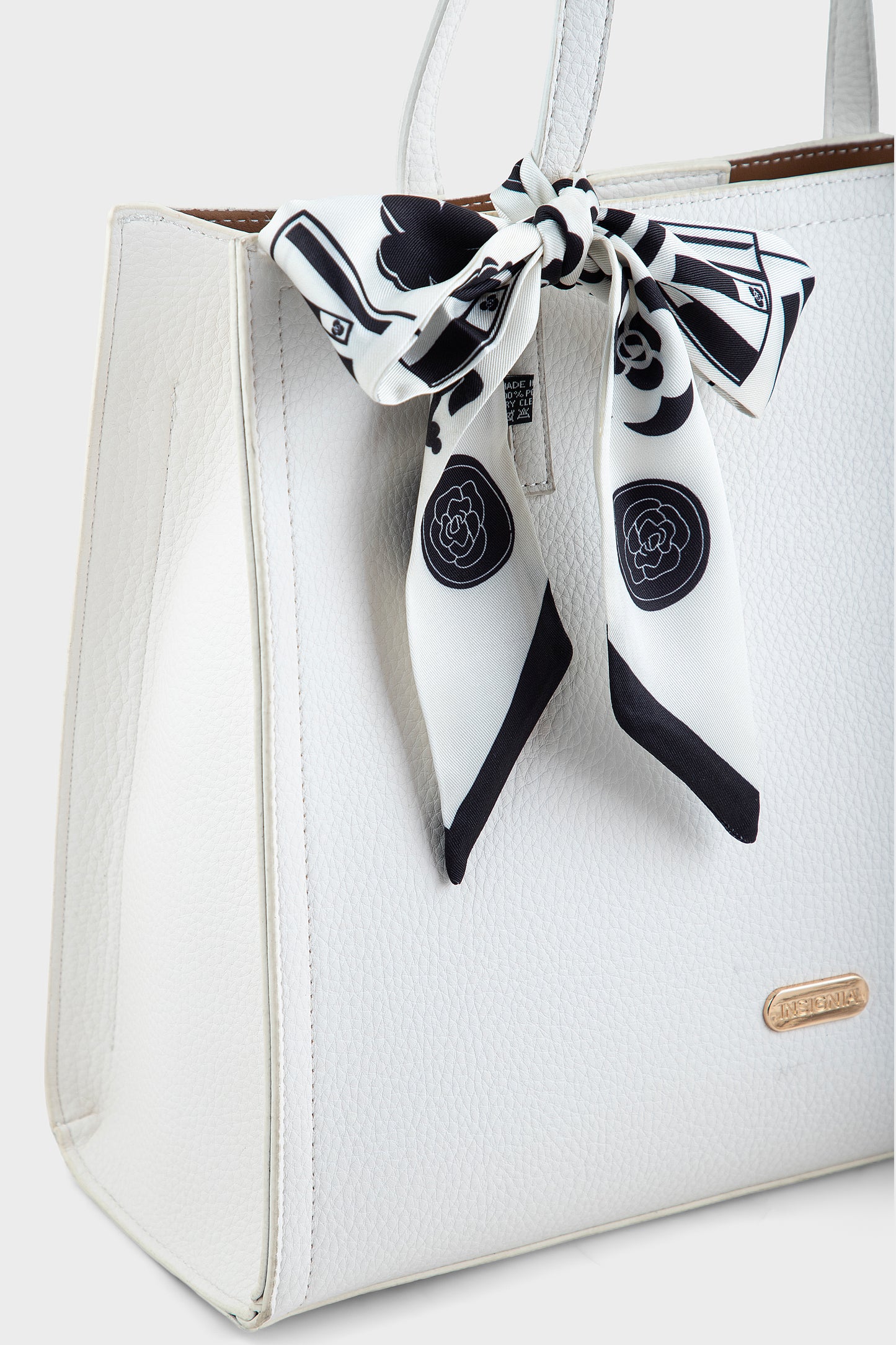 BF0004-White